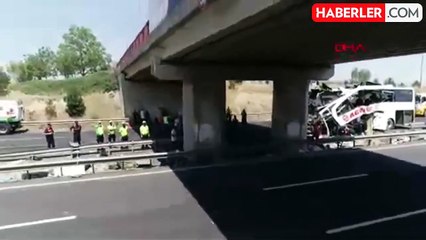 ANKARA'da 9 kişinin öldüğü otobüs enkazı kaldırılıyor