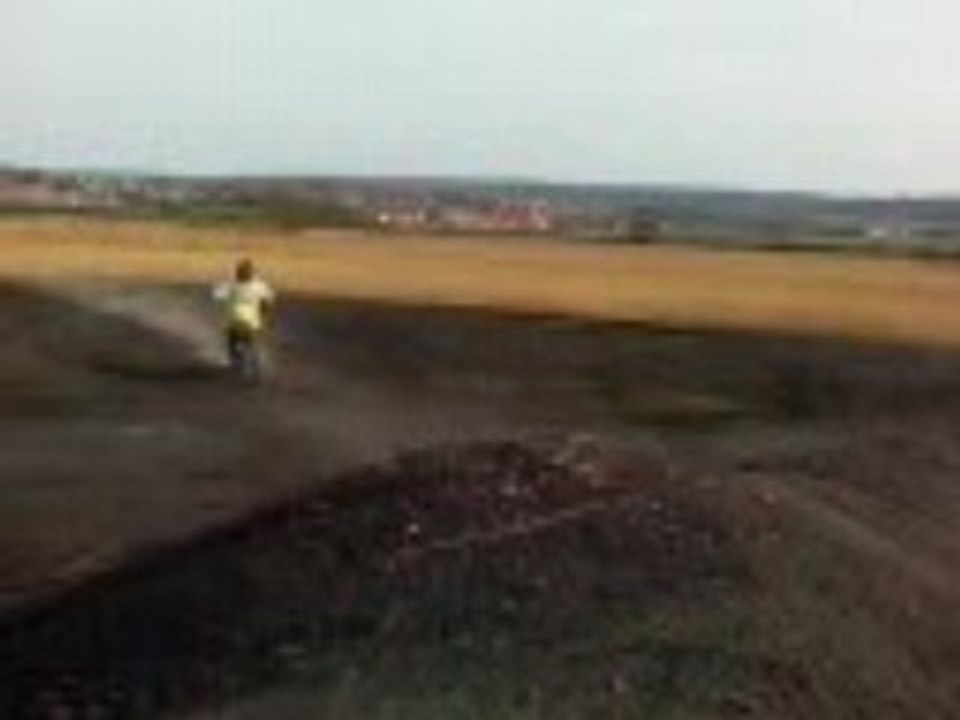 moi sur ma 250 rm