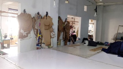 Aaj Ham aapko bataenge track suit kaise taiyar kiya jata hai