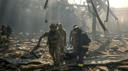 Ostukraine: Tote bei russischem Angriff auf Supermarkt