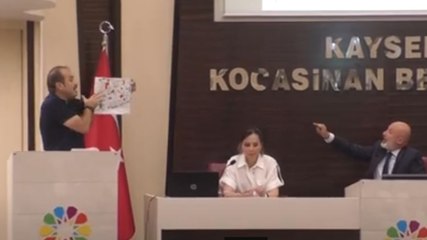 Yargı kararını görmezden geldi, meclis üyesini kürsüden indirtti