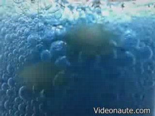 Pub-mentos-slowmotion