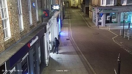 Police catch men stealing razors from shop