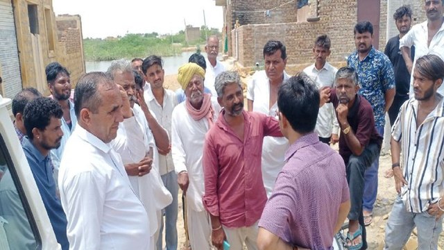 Watch Video: संस्कृत स्कूल पहुंचा प्रशासन, बरसाती पानी की निकासी का कार्य शुरू