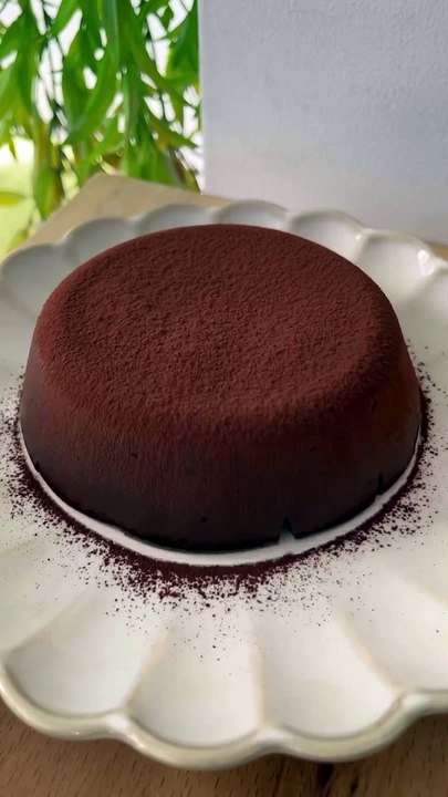 Pudding   RecipeIngredients-_•_350 ml water_•_25 g cocoa powder_•_25 g corn starch_•_2 tablespoons sugar or erythritolPro...ngredients-_•_In a small pot, combine 25 g cocoa, 25 g corn starch, and 2 tablespoons sweetener. Gradually add 350 ml