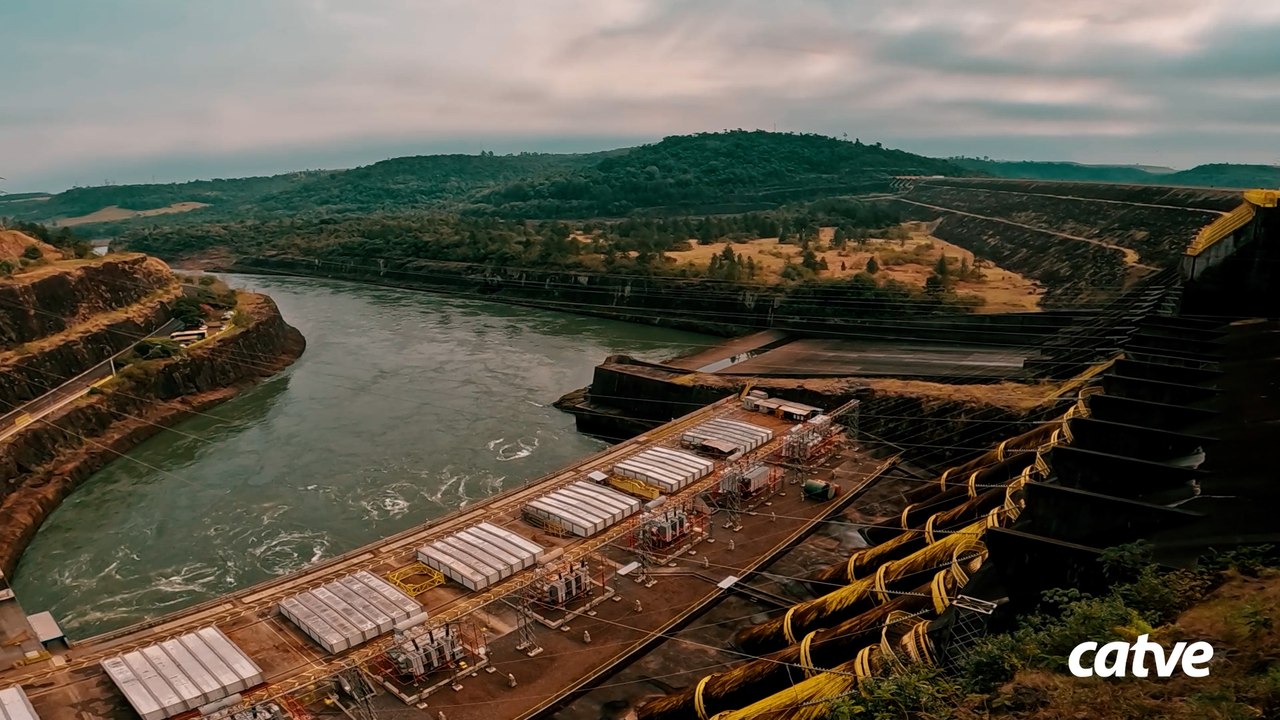 Recursos hídricos do Paraná impulsionam a geração de energia limpa e sustentável Água é fonte de vida e uma das principais riquezas naturais do estado