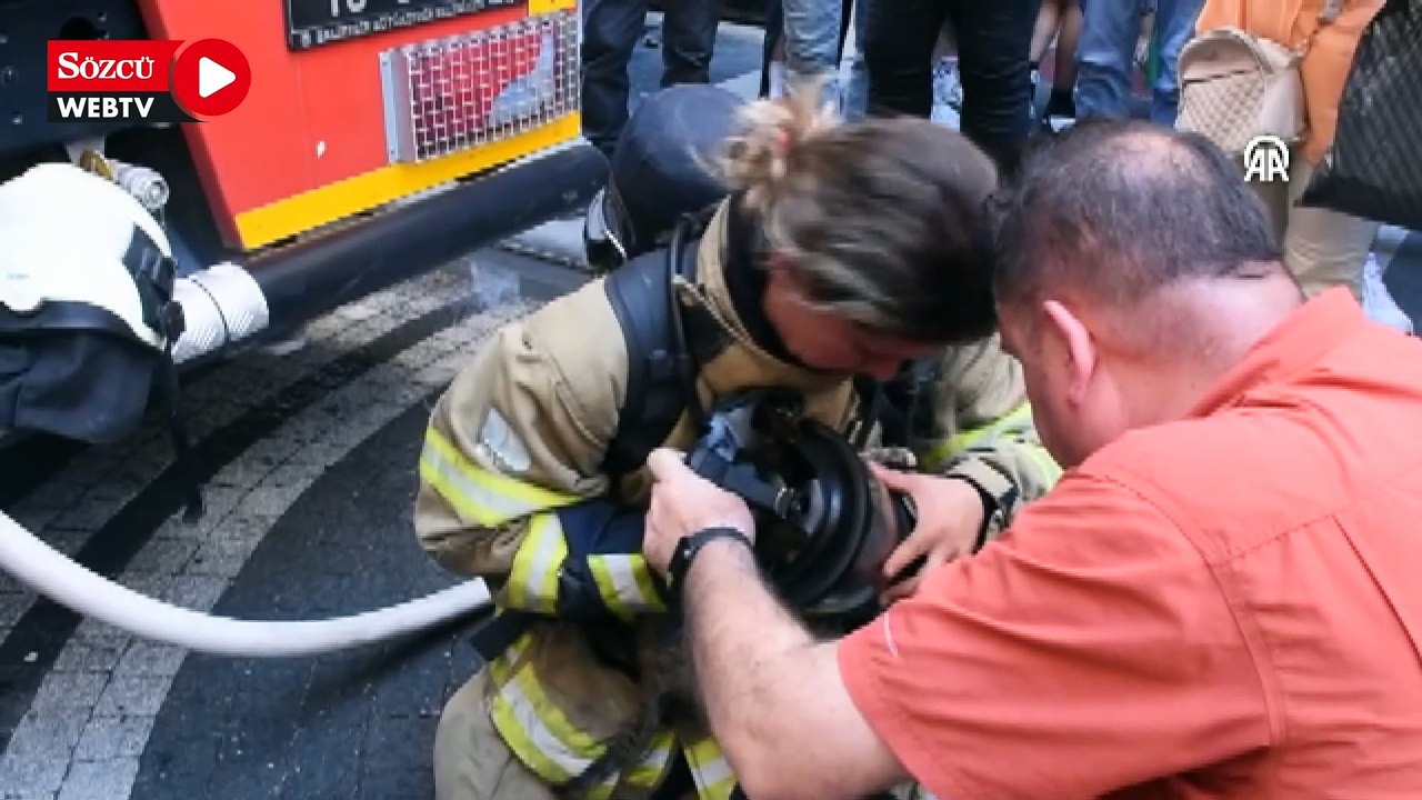 Balıkesir'de yangında dumandan etkilenen kedi kadın itfaiyecinin verdiği oksijenle hayata tutundu