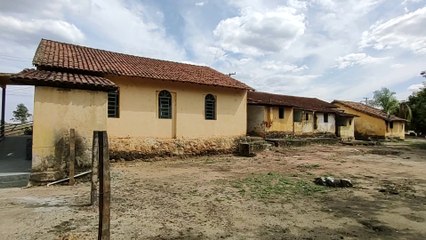 O VILAREJO ABANDONADO, EU VI ALGO ASSUSTADOR, PREFERI NEM MENCIONAR O NOME