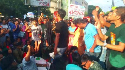 বৈষম্যবিরোধী আ*ন্দোলনে আবার উত্তাল শাহবাগ,সং*খ্যালঘু নি*র্যাতনের প্র*তিবাদে শাহবাগ অবরু*দ্ধ