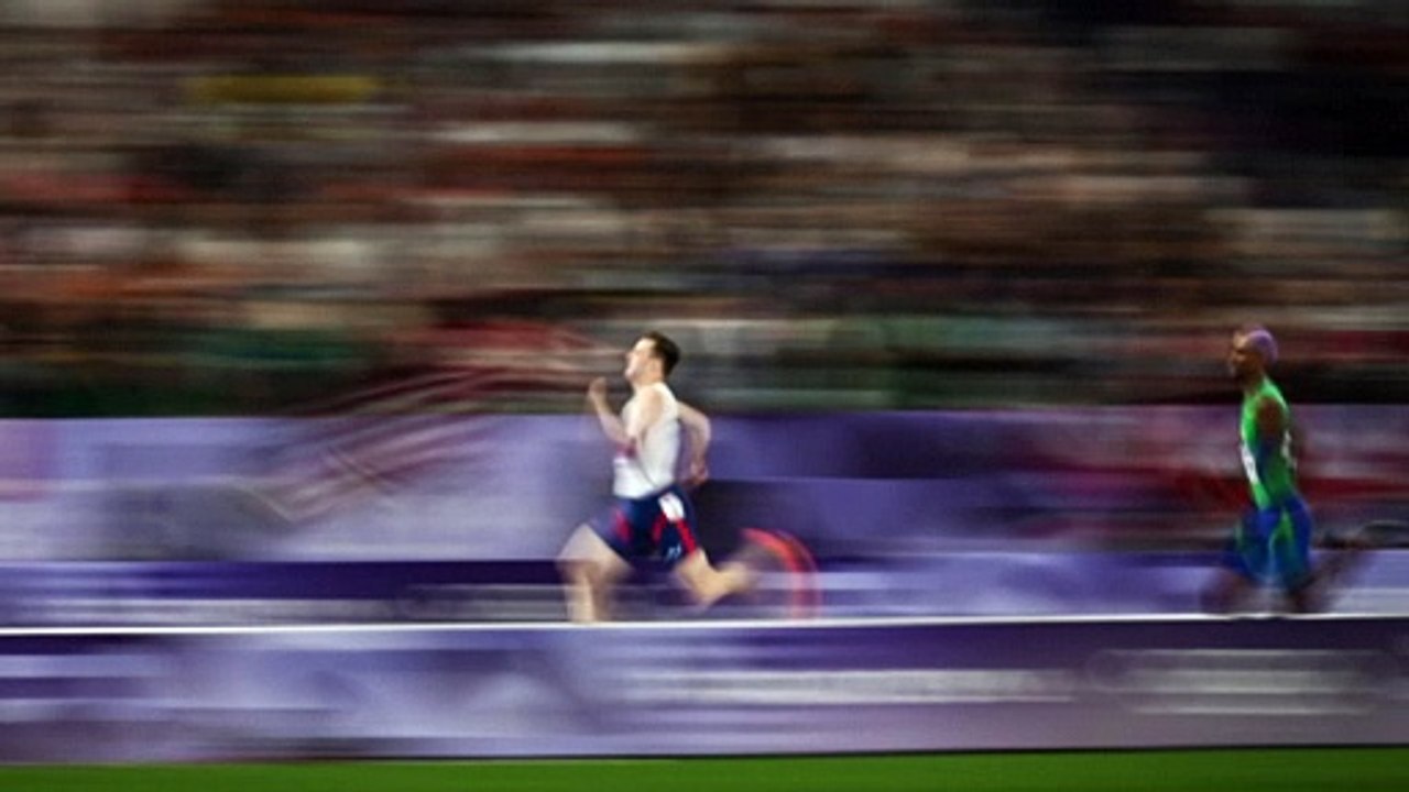 Alison dos Santos conquista bronze nos 400m com barreiras em Paris-2024