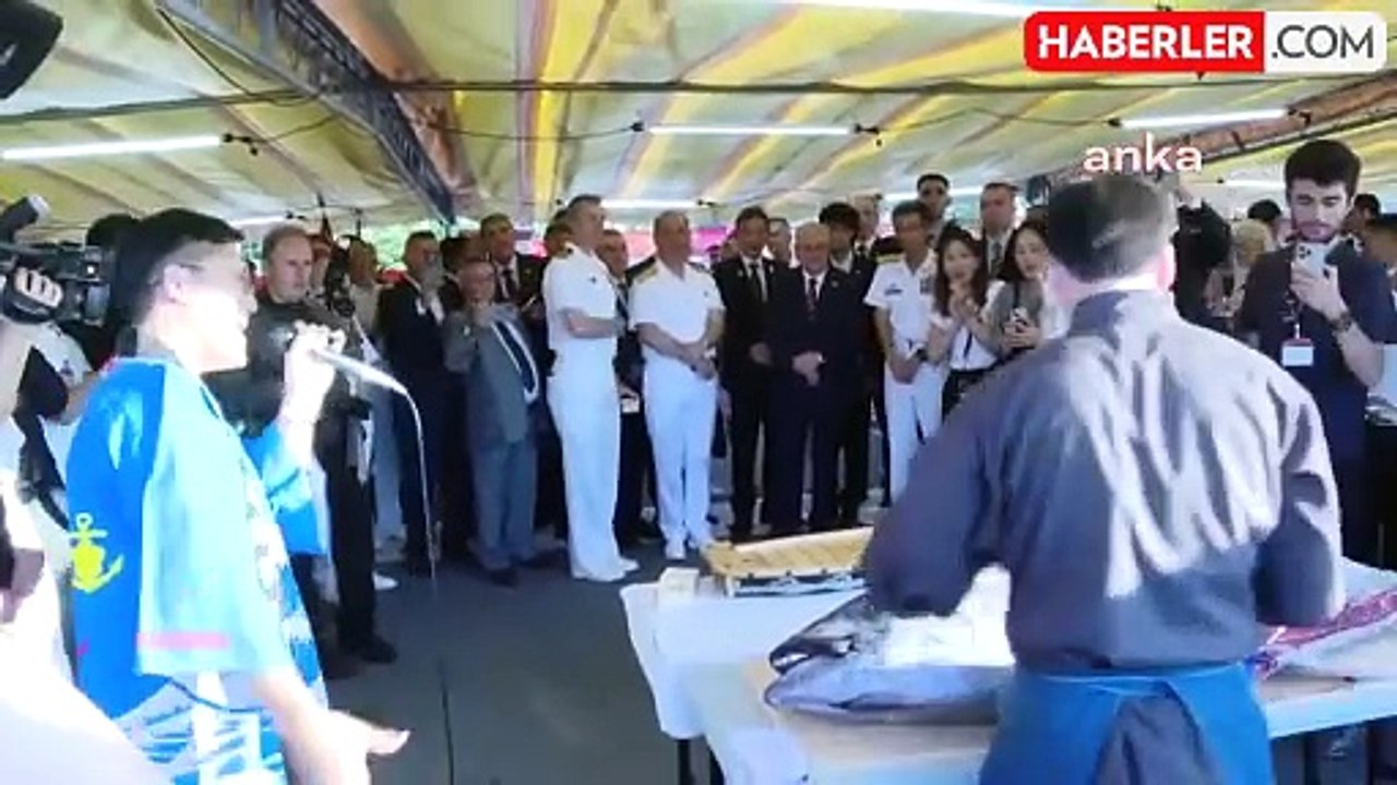 Milli Savunma Bakanı Yaşar Güler, Japonya Deniz Öz Savunma Kuvvetleri gemilerinin İstanbul ziyaretine katıldı