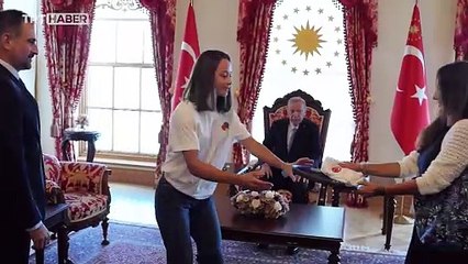 Cumhurbaşkanı Erdoğan, milli tenisçi Sönmez'i kabul etti