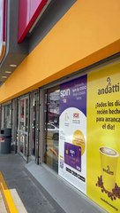 Un hombre fue detenido tras robar un Oxxo en la calle Juan de la Barrera, en Tlaquepaque