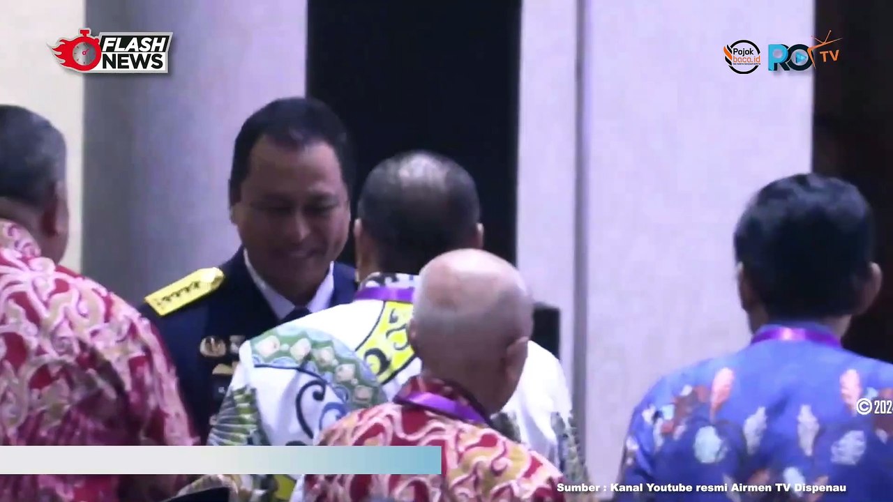 Kasau Marsekal TNI M. Tonny Harjono Terima Penghargaan Satyalencana Kebaktian Sosial