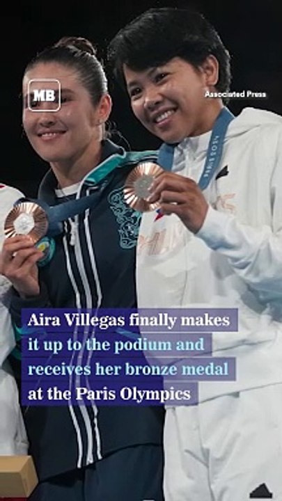 Aira Villegas takes it up to the podium as she takes her bronze medal at the Paris Olympics