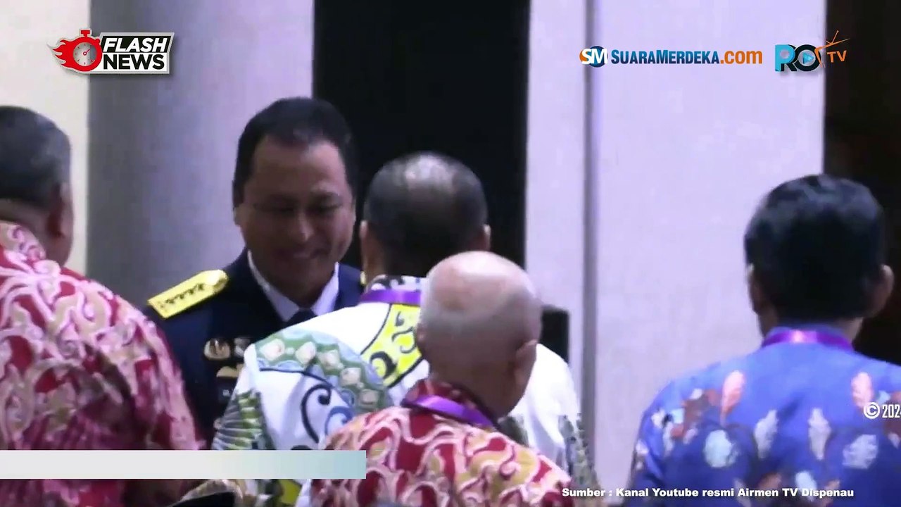 Kasau Marsekal TNI M. Tonny Harjono Terima Penghargaan Satyalencana Kebaktian Sosial