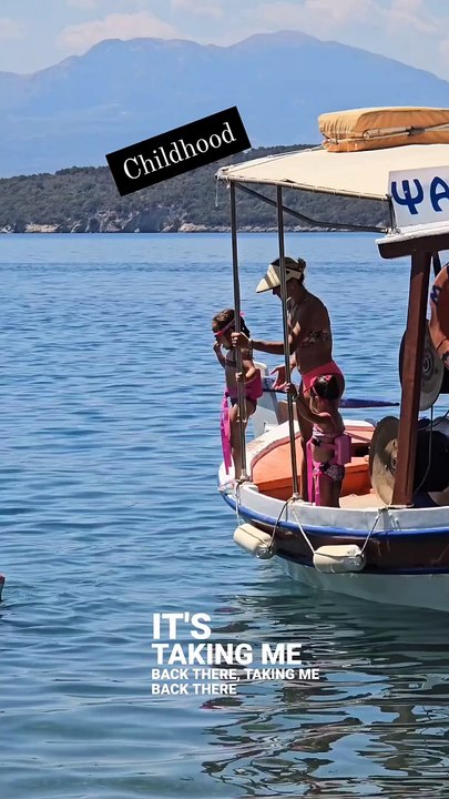 Πετρούνιας family σε διακοπές, μόλις λίγες μέρες μετά την κατάκτηση του μεταλλίου στην Ολυμπιάδα