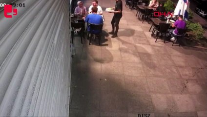 'Çekilin' diye bağırıp, işyerine kurşun yağdırdılar