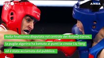Imane Khelif e' oro olimpico e Parigi la acclama