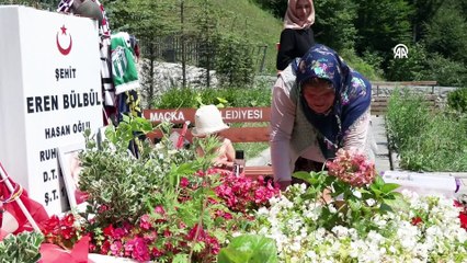 Şehit Eren Bülbül mezarı başında anıldı