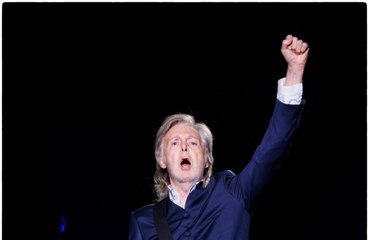 Sir Paul McCartney disfruta al recordar a Wings en el documental 'One Hand Clapping'
