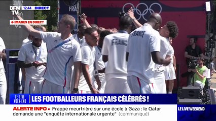 JO 2024: les footballeurs français sont arrivés au Club France pour célébrer leur médaille d'argent