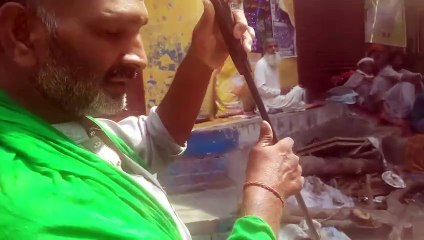 Langar ki tayari Darbar par