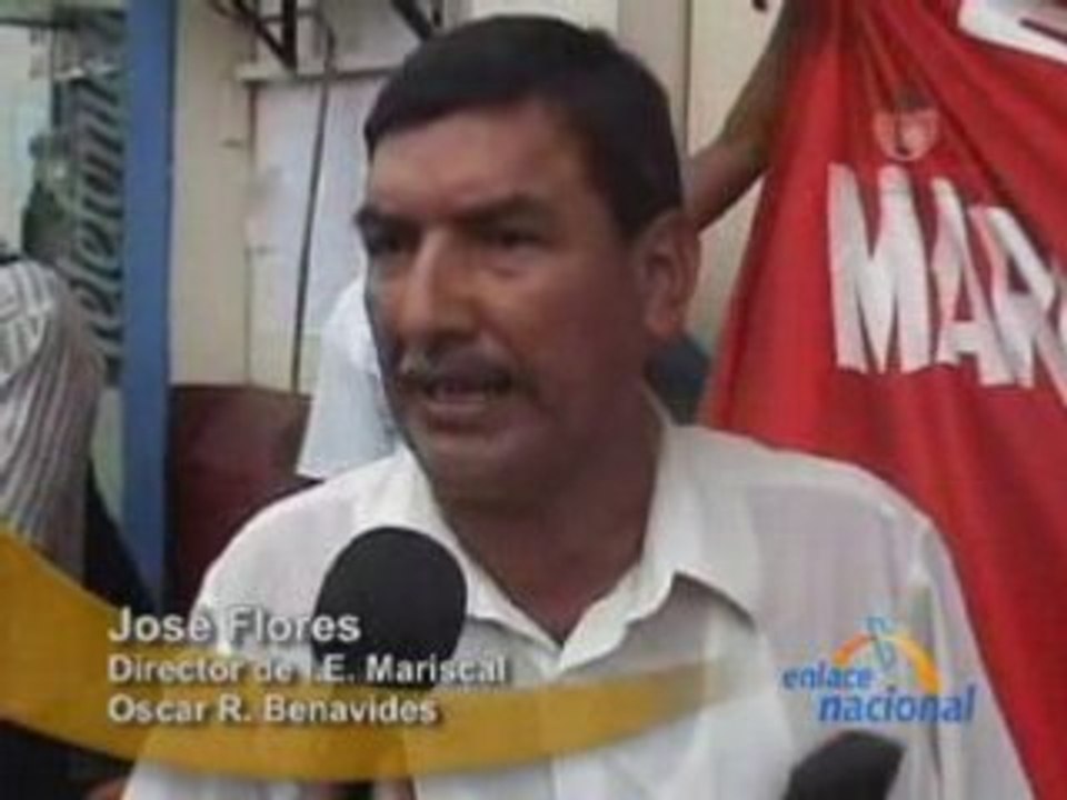 EXIGEN MÁS DOCENTES - IQUITOS