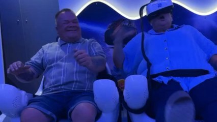 From calm to chaos: Mother-in-law decides to be a bit dramatic during VR experience