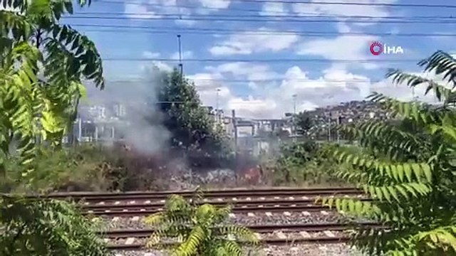 Hızlı tren rayında yangın çıktı Canlarını hiçe sayarak söndürdüler