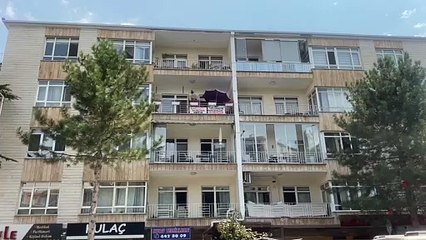 Katliam yasasına balkon pankartlı tepki: "Öldüremezsiniz"