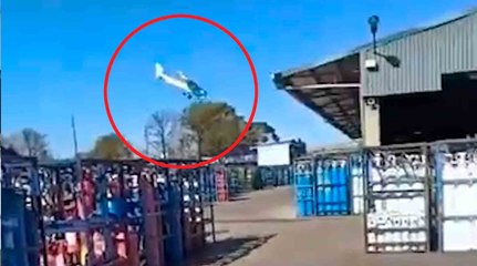 解雇後、パイロットが工場の倉庫に飛行機を衝突させる – 画像をご覧ください