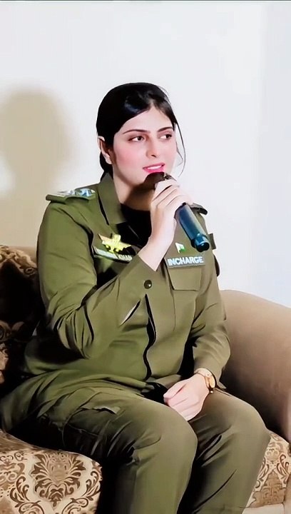 Police News - تہمینہ خان سب انسپکٹر اوکاڑہ پولیس(HD)