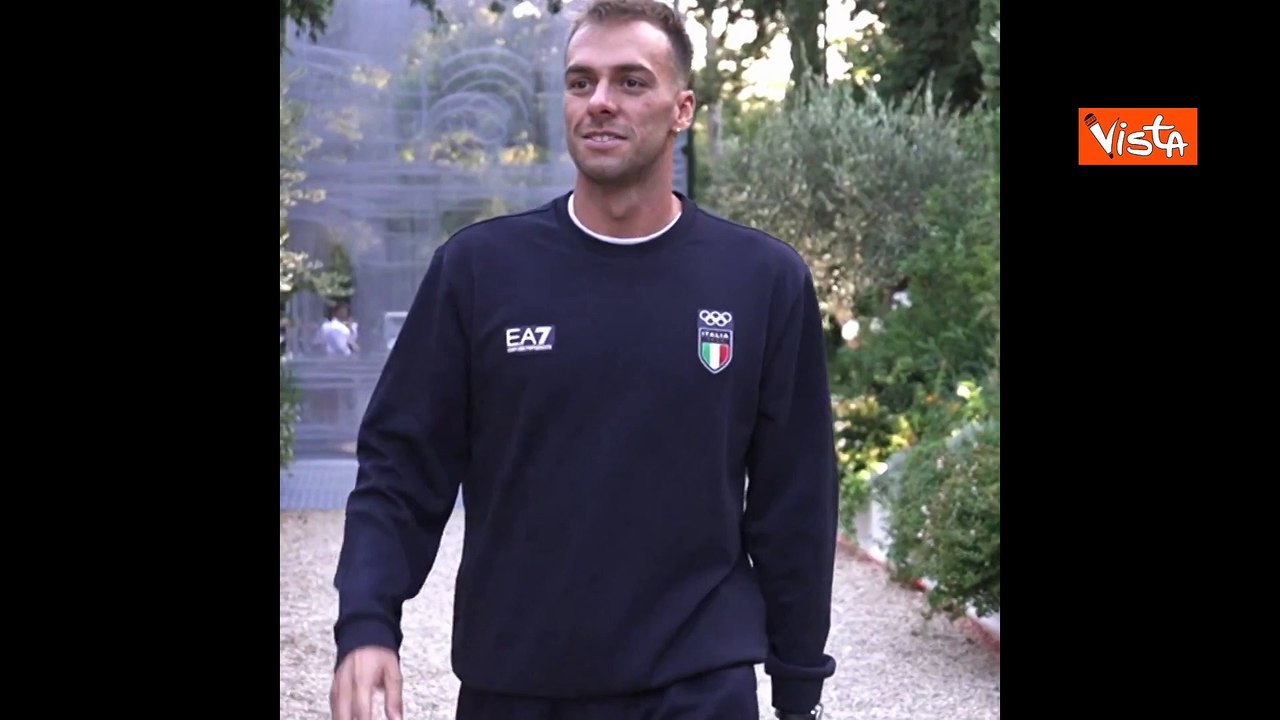 Olimpiadi Parigi, Gregorio Paltrinieri a casa Italia per festeggiare le sue due medaglie