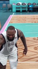 LeBron James saludando a sus hijos de forma epica