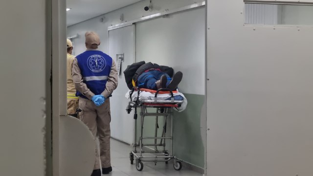 Duas pessoas ficam feridas após acidente na BR-277 em Cascavel