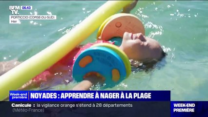 En Corse, des maîtres-nageurs proposent des cours de natation au bord de la mer