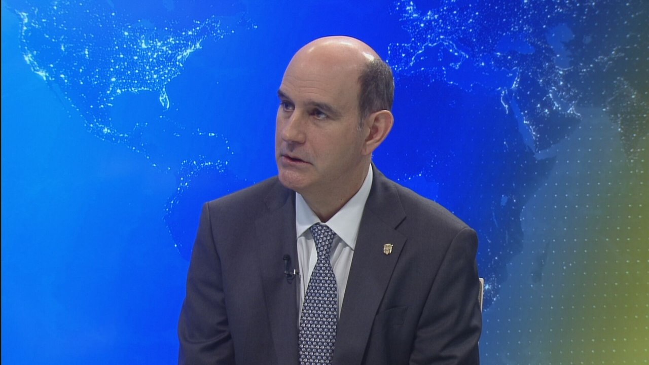 Ministro Felipe Chapman habla sobre las reformas necesarias para lograr la contención del gasto