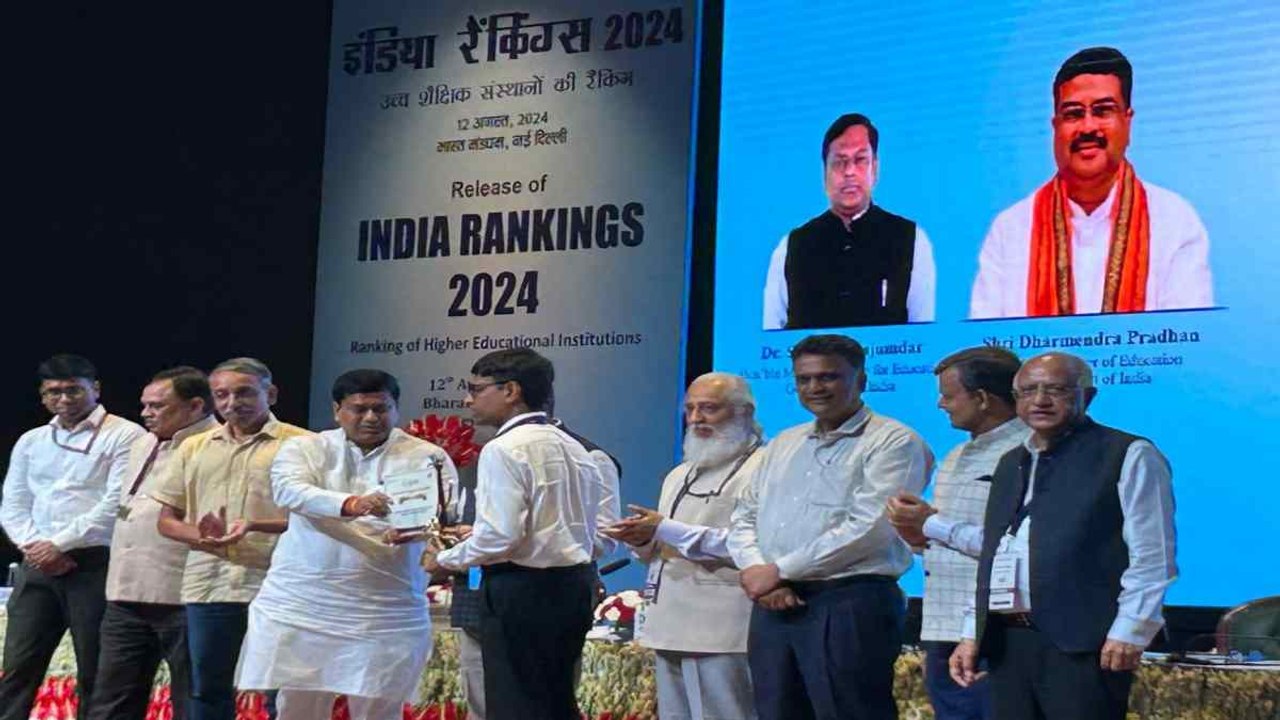 एनआईआरएफ़ रैंकिंग 2024 में टॉप यूनिवर्सिटीज की लिस्ट जारी,जेएनयू दूसरा जामिया का तीसरा स्थान बरकरार,डीयू ने किया पांच स्थान का सुधार