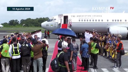 Télécharger la video: [FULL] Iring-iringan Bendera Merah Putih & Teks Proklamasi Menuju Istana IKN Jelang HUT ke-79 RI