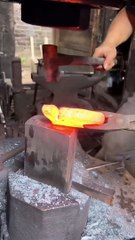 Hand-made kitchen knife technology, good machinery and good tools to save time and effort