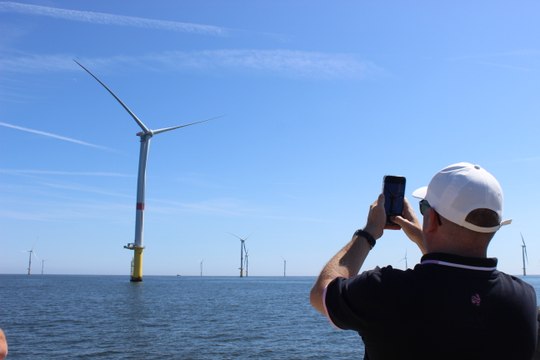 Au large de Saint-Nazaire pour voir les éoliennes en mer