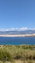 SUR LA ROUTE pour trouver une plage vers Pag