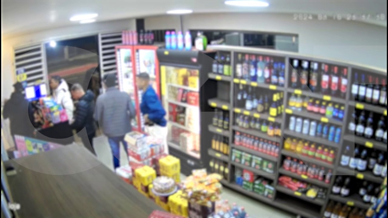 Whisky na cueca: homem é flagrado furtando bebida em distribuidora de Cascavel