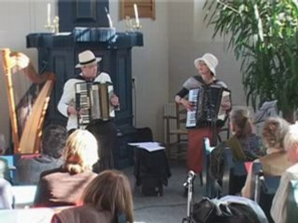 Latin improvisation by two accordions. de Boer & Guiran