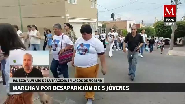 Decenas de personas marchan en Lagos de Moreno para exigir justicia por los 5 jóvenes desaparecidos