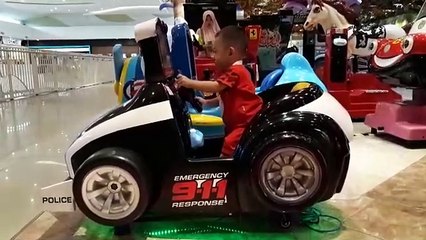 Dede In Hau main mobil mobilan