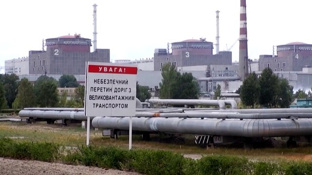 Rusia y Ucrania se acusan mutuamente de provocar un incendio en la central nuclear de Zaporiyia