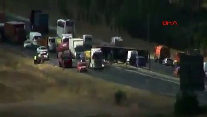 TEM'de kaza: Trafik kilitlendi