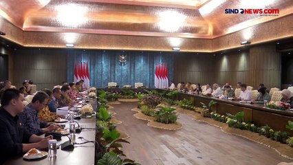 Jokowi Pimpin Rapat Perdana di IKN, Banggakan Pembangunan dari Nol 🚀 - thumbnail